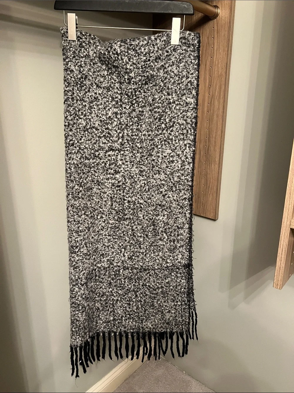 FRAAS Marled Bouclé Knit Winter Scarf